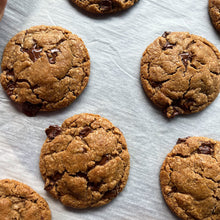 Load image into Gallery viewer, Vegan Cookie Butter Chip Cookies (6 Cookies)