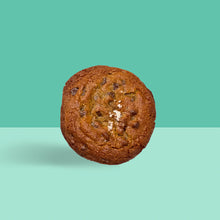 Load image into Gallery viewer, Sea Salt Chocolate Chip Cookies (6 Cookies)