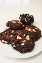 Load image into Gallery viewer, &quot;Julia Gulia&quot; Cookies (6 Cookies)